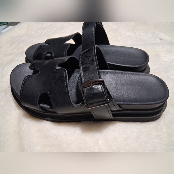 Black Chunky Leather Sandals with Platform Sole - Picture 6 of 9